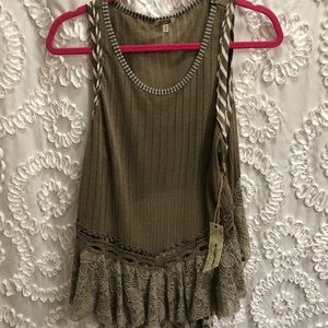 Gimmick by BKE Open-Back Tank